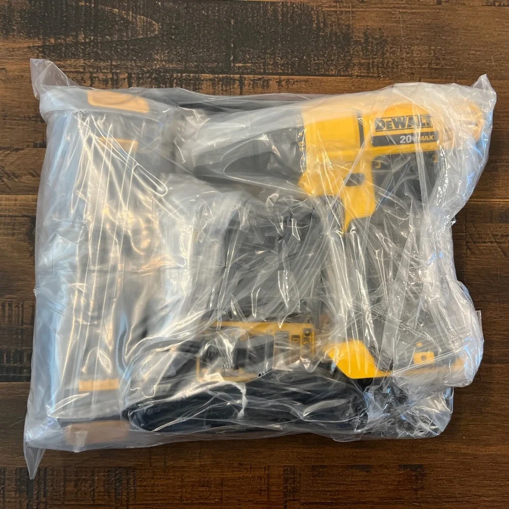 DEWALT DCD771C2 20V MAX Li-Ion 1/2 in. Cordless Drill/Driver Kit (1.3 Ah) Open B